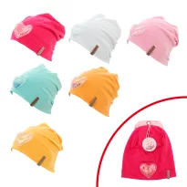 Kid's hat with hearts