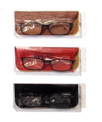 Reading glasses with pouch 